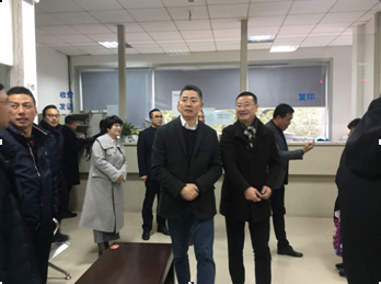 中共龙湾区区委常委,常务副区长贾黎春走访慰问温州市
